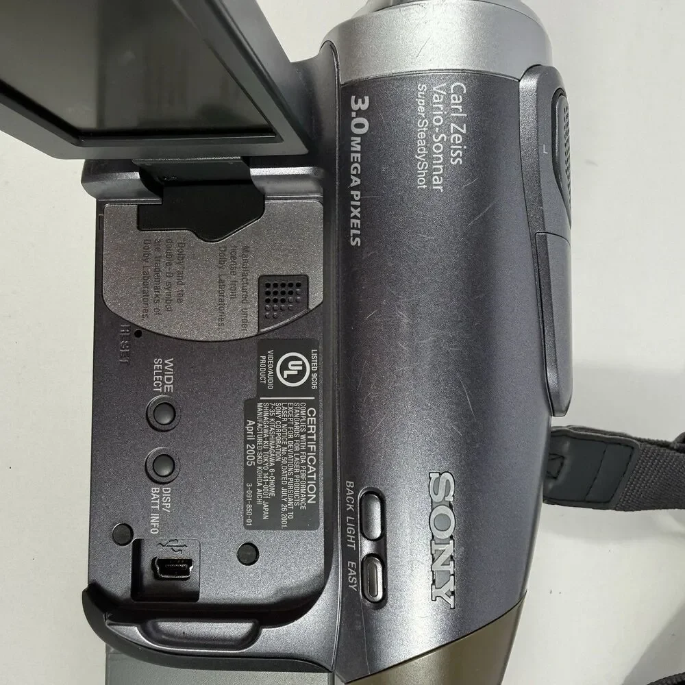 Sony Handycam DCR-DVD403 Video Camera Camcorder 120x Zoom Charger & Batteries